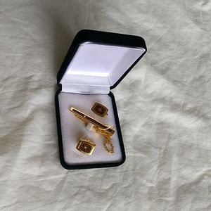 Set of cufflinks and Tie pin